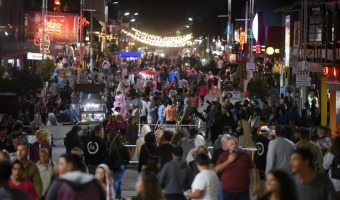 LA AVENIDA 3 SE CONVIERTE EN PEATONAL DURANTE LAS NOCHES DE VERANO